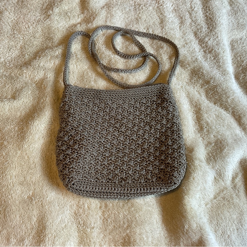 R&G Designs Handmade Beige Crochet Handbag Purse with pocket inside. Crossbody.